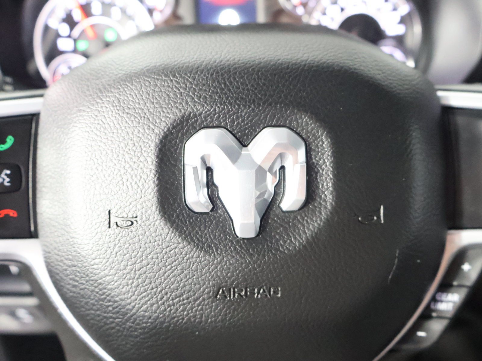 Used 2022 RAM 1500 Big Horn AWD/4WD image 37