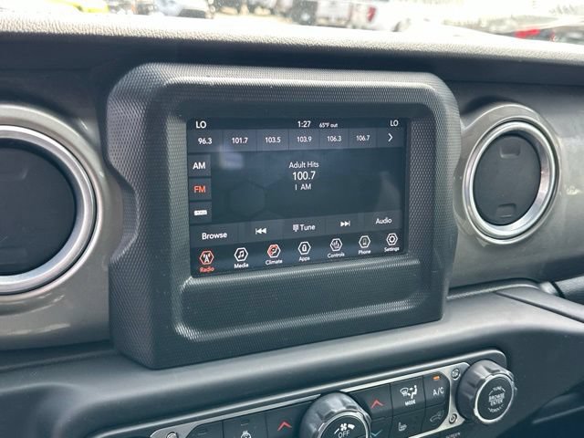 Used 2018 Jeep Wrangler Unlimited Sahara w/ Cold Weather Group AWD/4WD image 7
