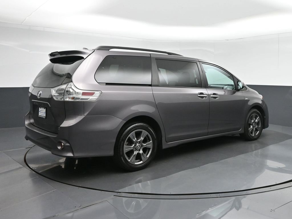 Used 2020 Toyota Sienna SE Premium image 7