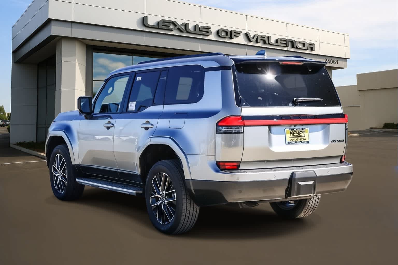 New 2026 Lexus GX 550 w/ Accessory Package (2T) AWD/4WD image 2