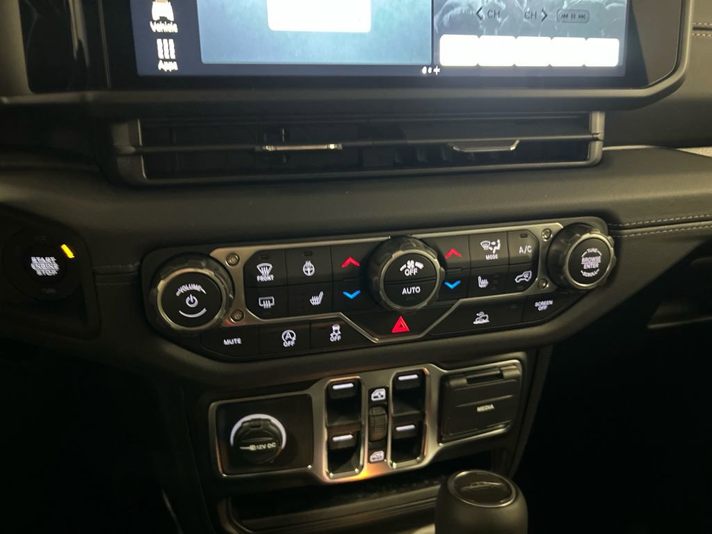 New 2026 Jeep Gladiator Sport image 24