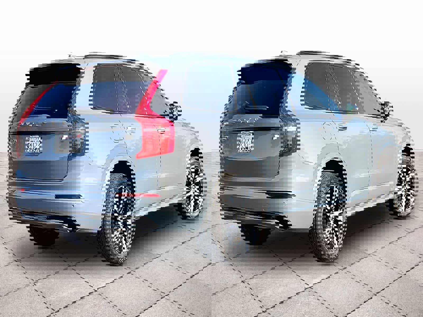 Used 2023 Volvo XC90 T8 Plus image 16