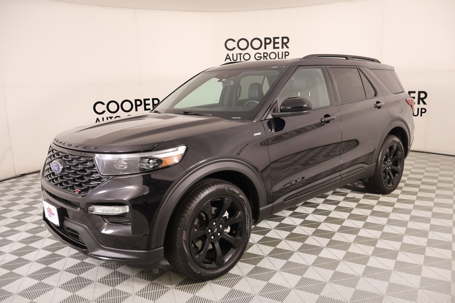 Used 2024 Ford Explorer ST-Line w/ Class IV Trailer Tow Package image 11