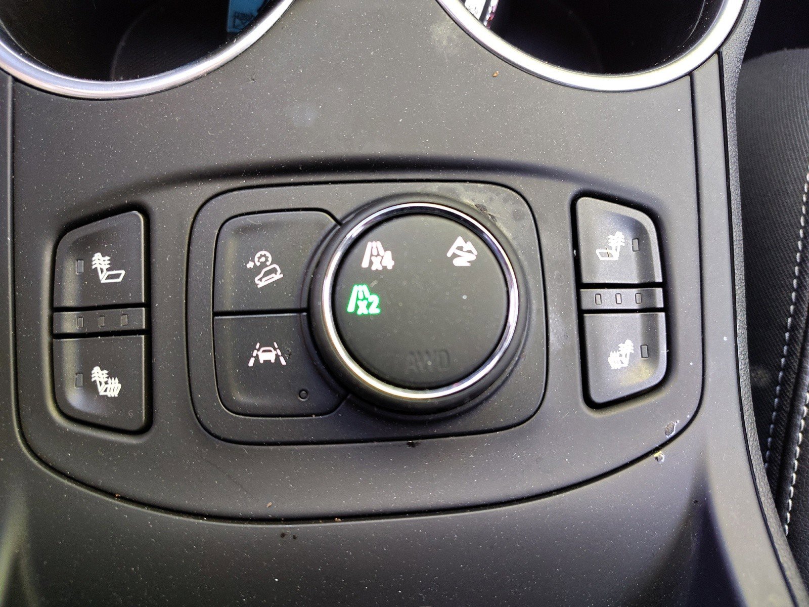 Used 2022 GMC Terrain SLT image 25