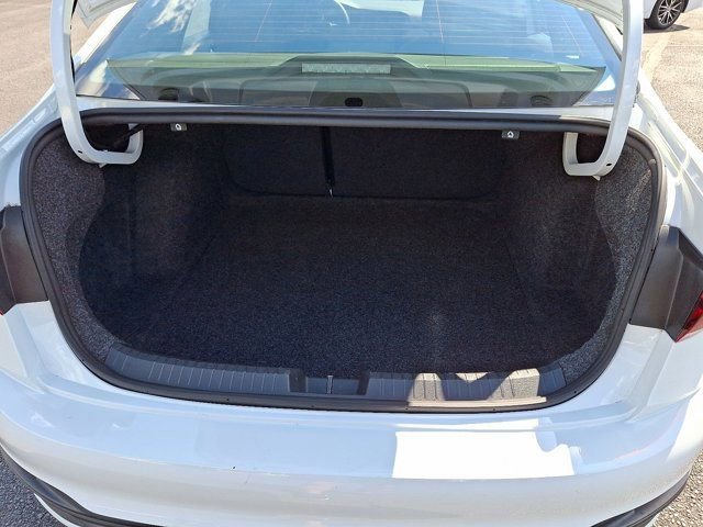 Certified 2024 Volkswagen Jetta Sport image 33