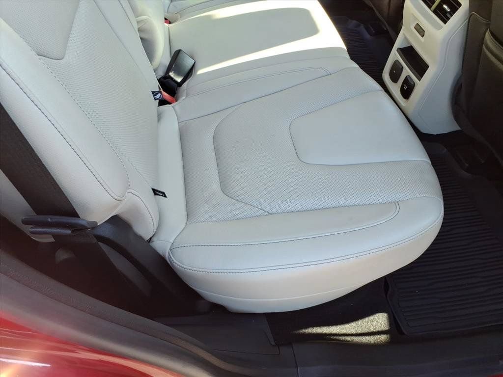 Used 2020 Ford Edge Titanium w/ Equipment Group 301A AWD/4WD image 18