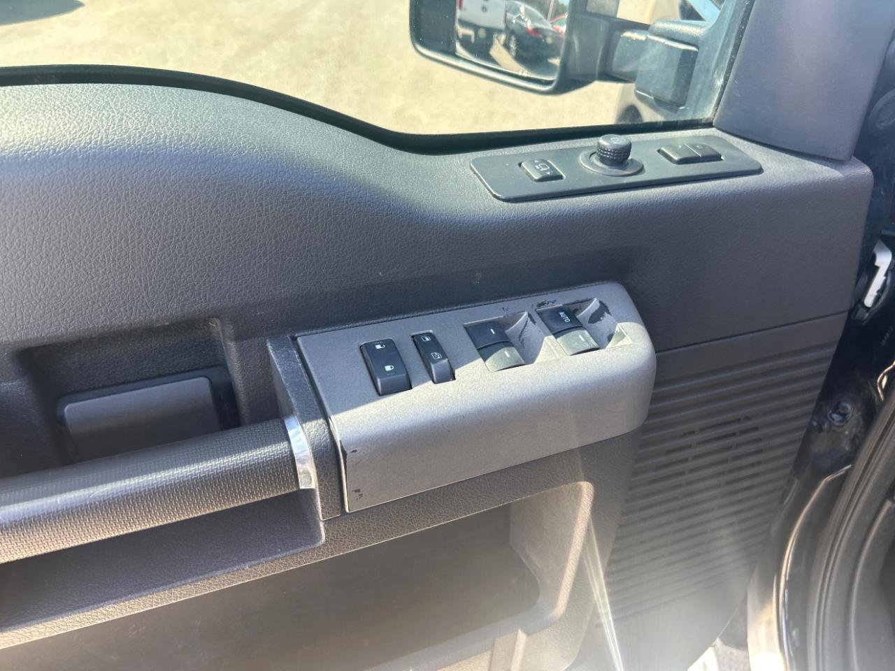 Used 2012 Ford F250 Lariat w/ Lariat Interior Pkg image 12
