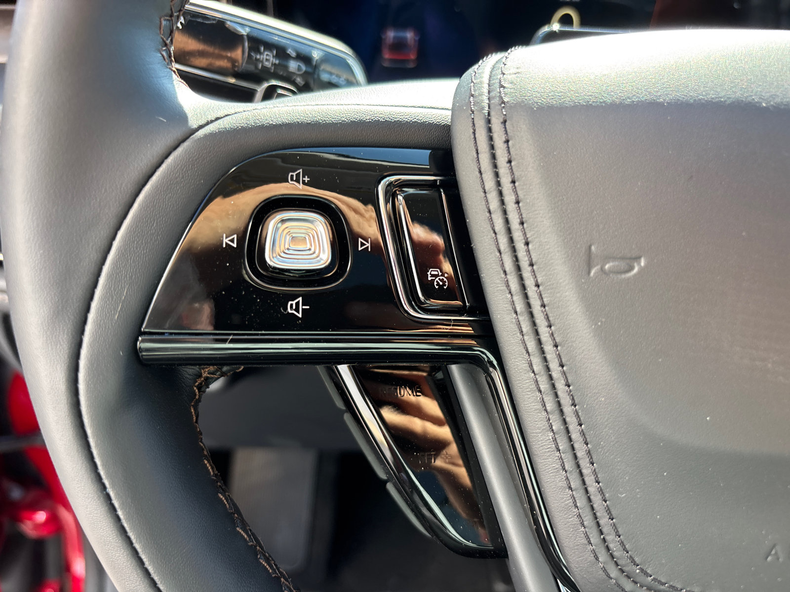 New 2026 Lincoln Aviator Reserve w/ Jet Appearance Package AWD/4WD image 16