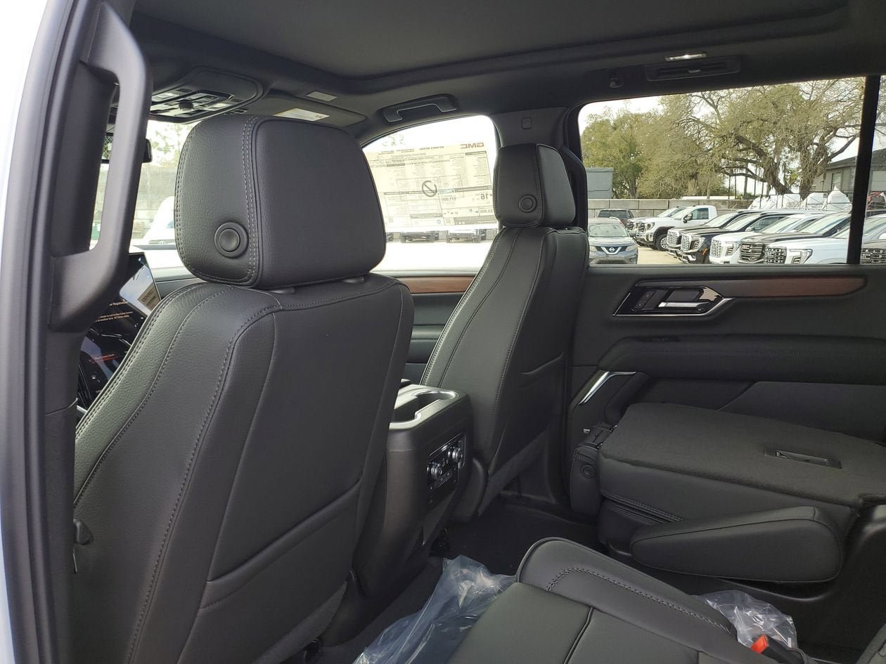 New 2026 GMC Yukon XL Denali w/ Sun & Power Step Package AWD/4WD image 10