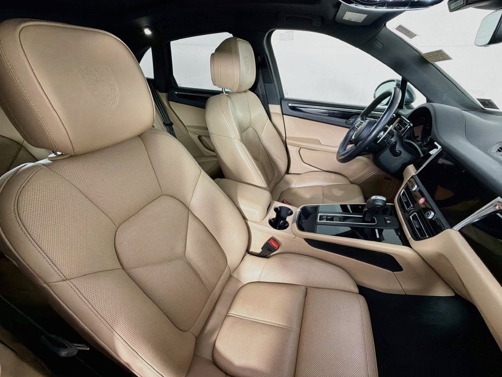 Certified 2023 Porsche Macan S AWD/4WD image 30
