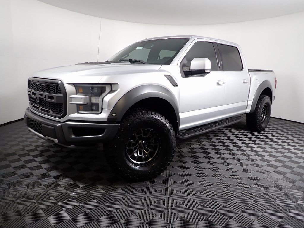 Used 2018 Ford F150 Raptor w/ Equipment Group 802A Luxury image 9
