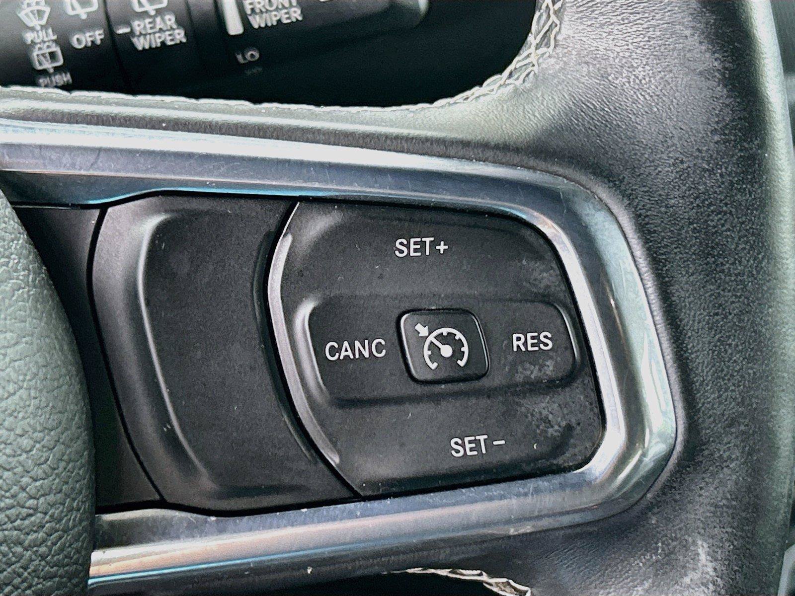 Used 2018 Jeep Wrangler Unlimited Sahara AWD/4WD image 37