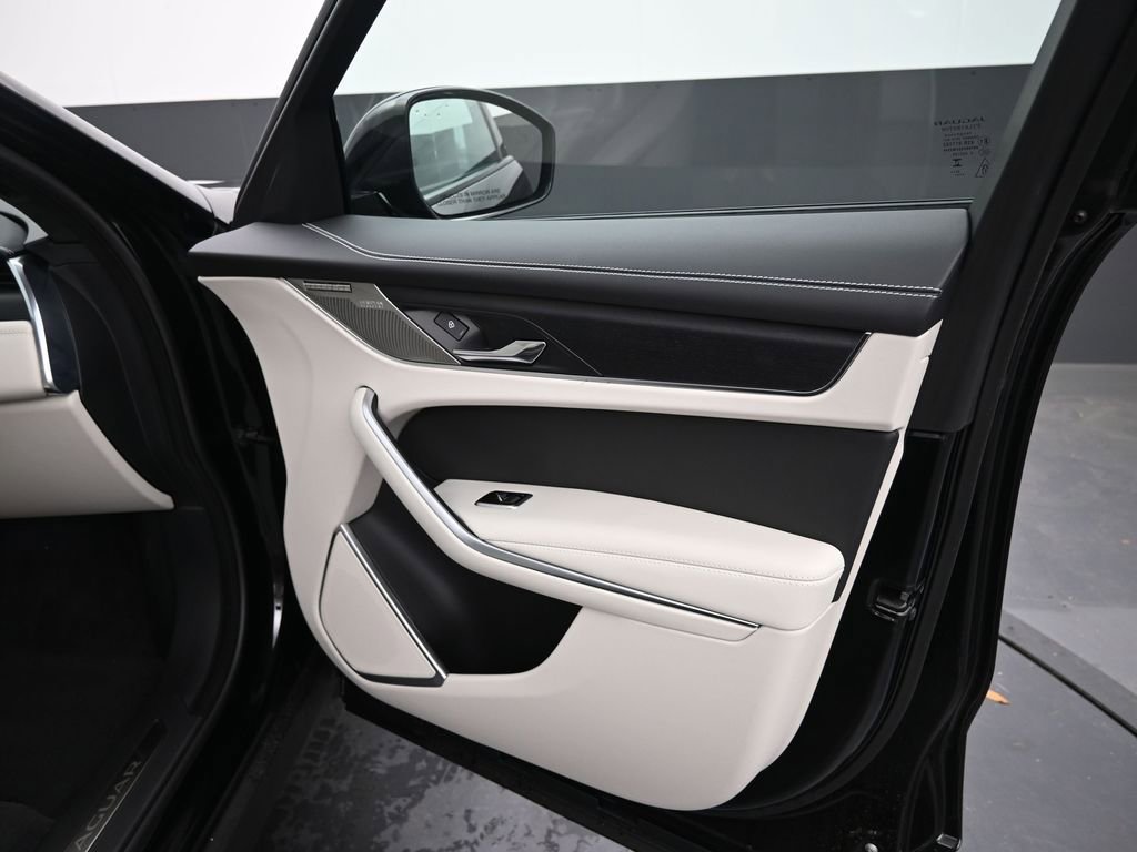 Used 2026 Jaguar F-PACE R-Dynamic S image 4