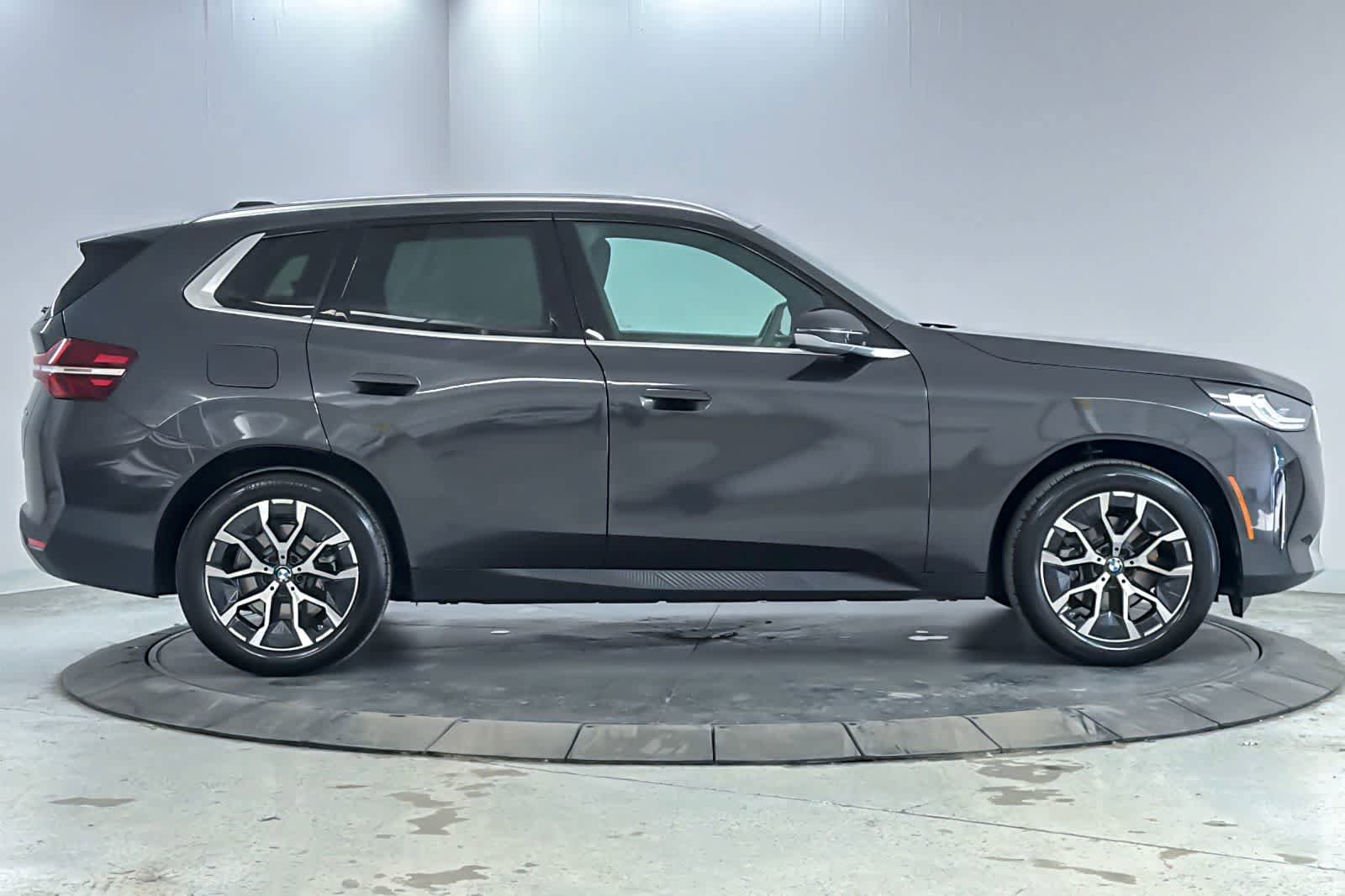 Used 2025 BMW X3 xDrive30i w/ Convenience Package image 8