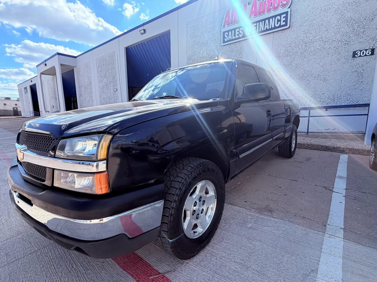 Used 2004 Chevrolet Silverado 1500 4x4 Extended Cab w/ Z71 Convenience Package 1 image 1