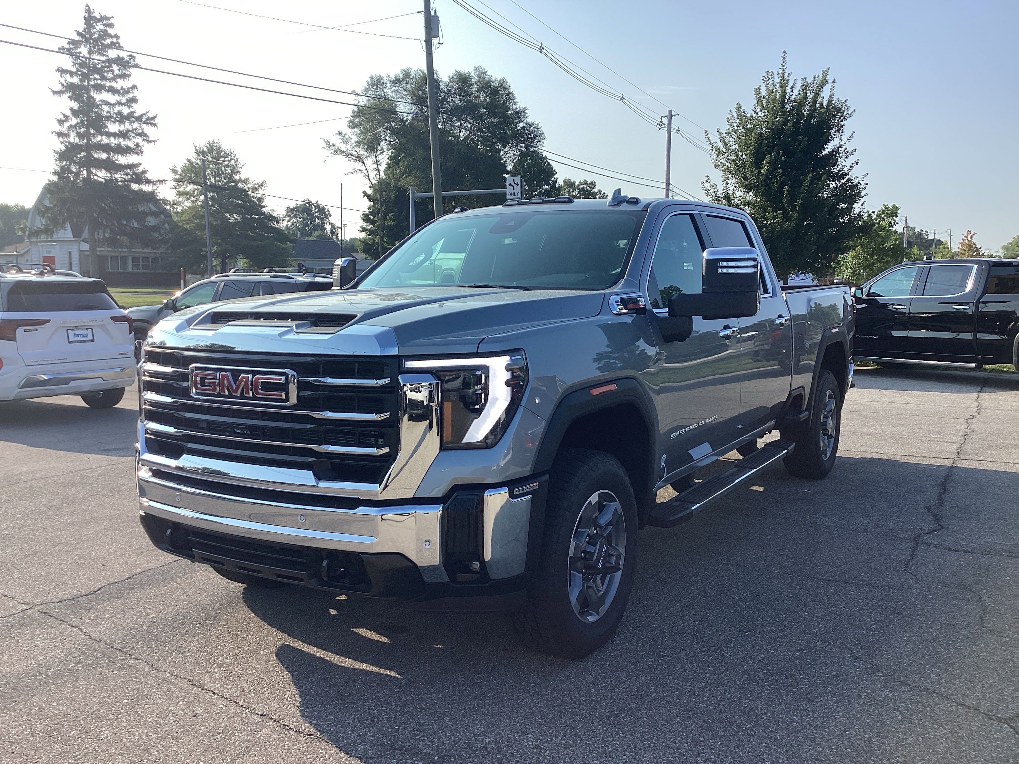 New 2025 GMC Sierra 2500 SLT w/ SLT Premium Package