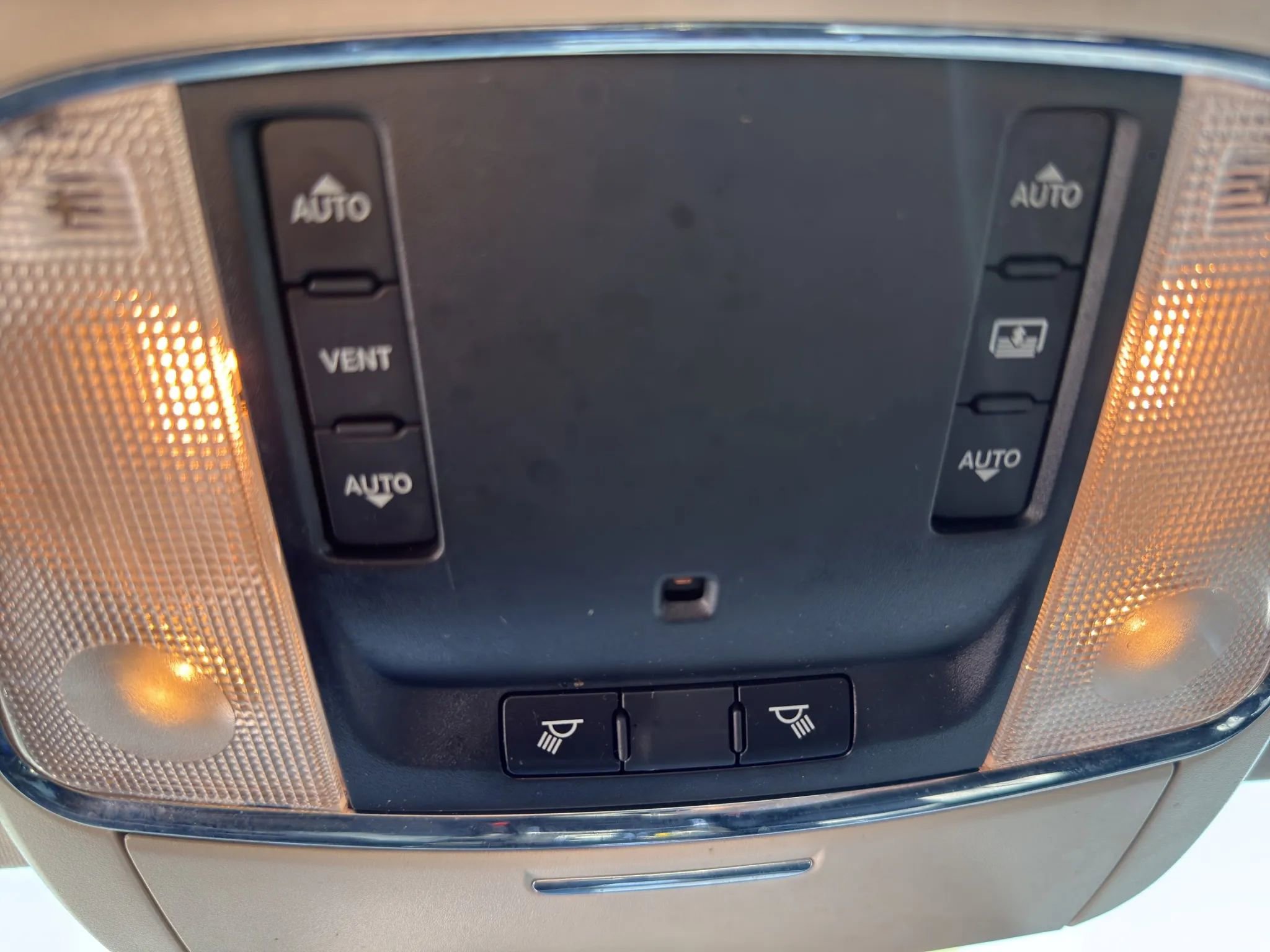 Used 2015 Chrysler 300 Limited RWD image 22