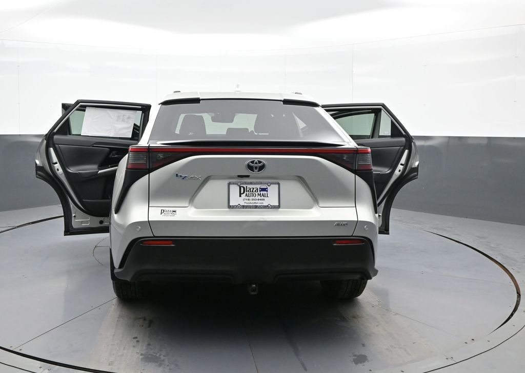 Used 2023 Toyota bZ4X XLE w/ Weather Package image 47