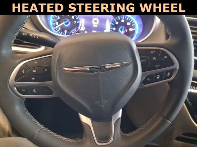 Used 2024 Chrysler Pacifica Touring-L image 17