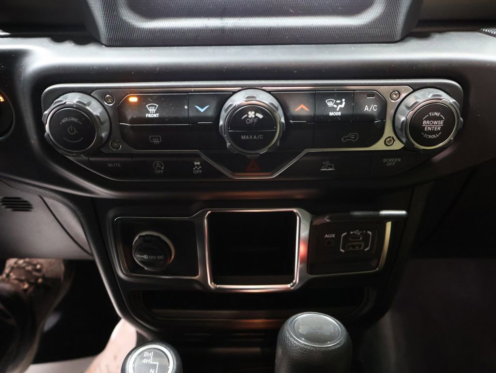 Used 2022 Jeep Wrangler Sport image 26