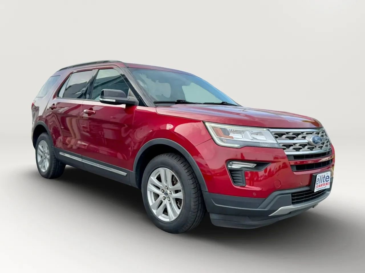 Used 2018 Ford Explorer XLT w/ Equipment Group 202A AWD/4WD image 1