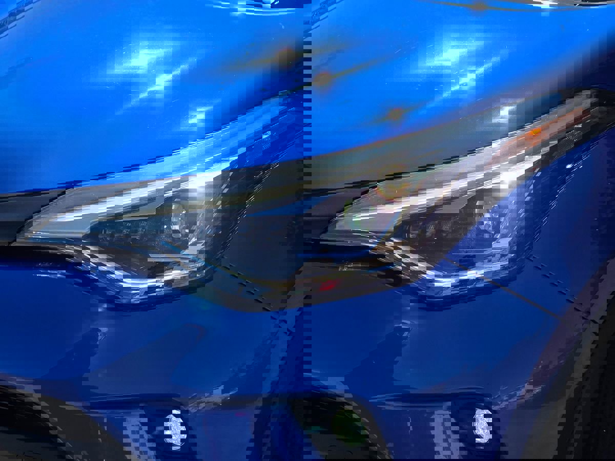 Used 2020 Toyota C-HR Limited FWD image 8