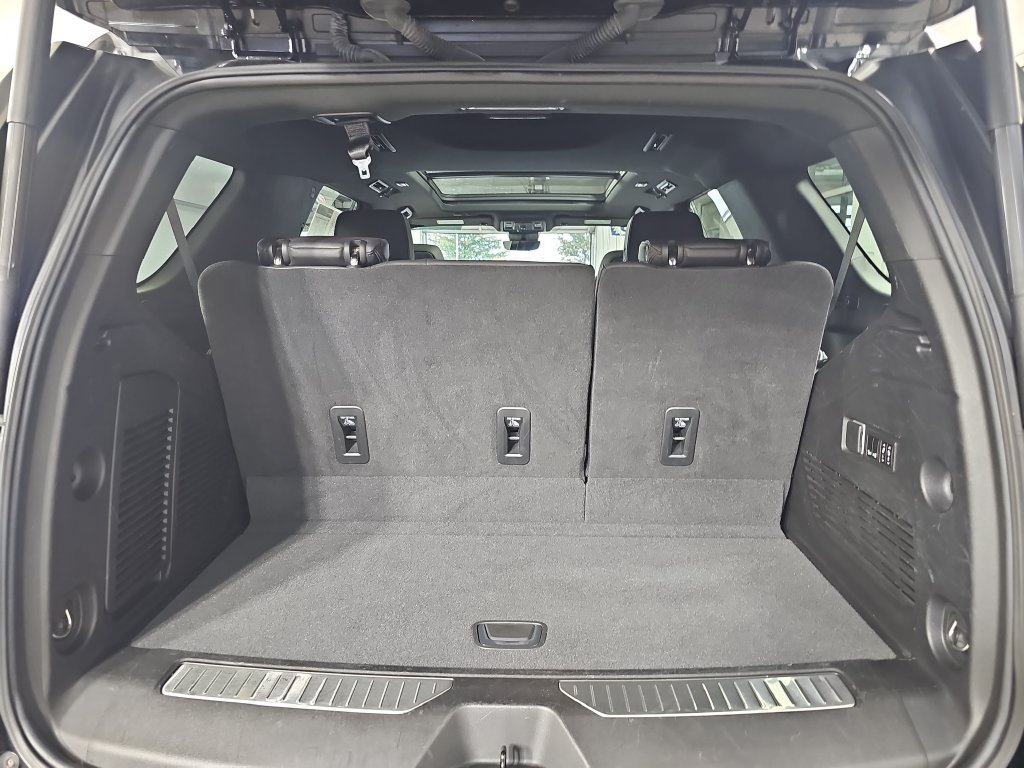 Used 2023 Chevrolet Tahoe High Country AWD/4WD image 17