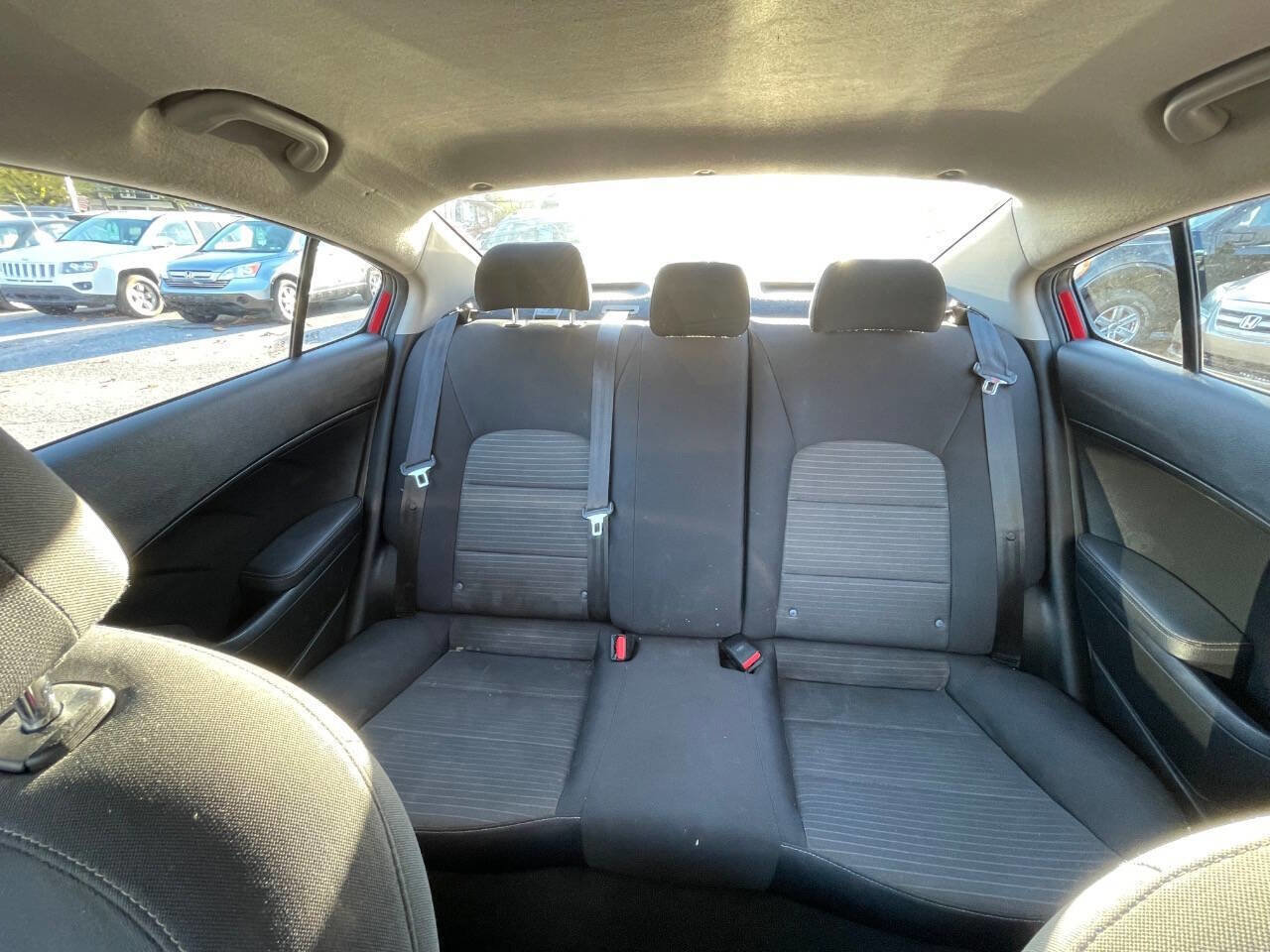 Used 2018 Kia Forte S image 19