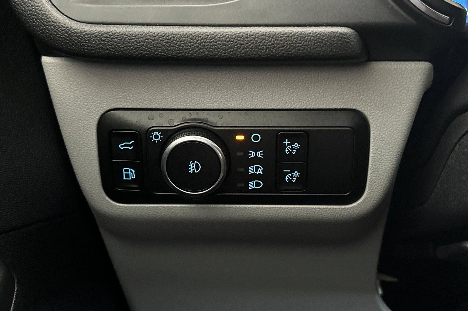 Certified 2025 Ford Escape Platinum FWD image 29