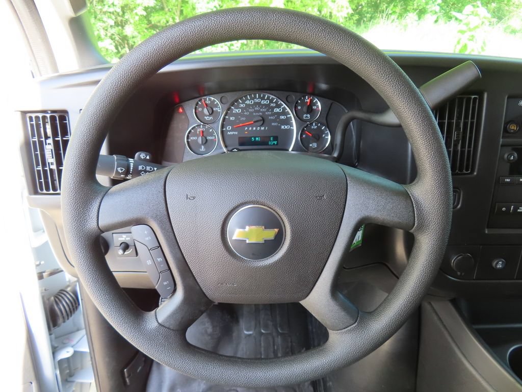 New 2026 Chevrolet Express 3500 Extended w/ Driver Convenience Package RWD image 4
