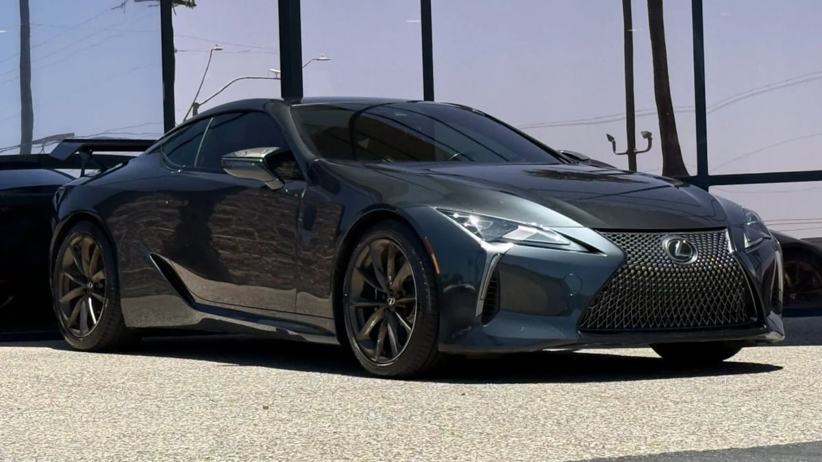 Used 2018 Lexus LC 500 Coupe w/ Touring Package RWD image 17