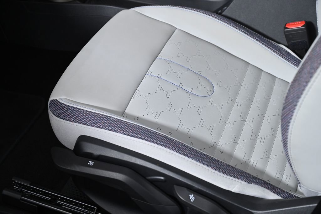 Certified 2025 MINI Cooper S image 21