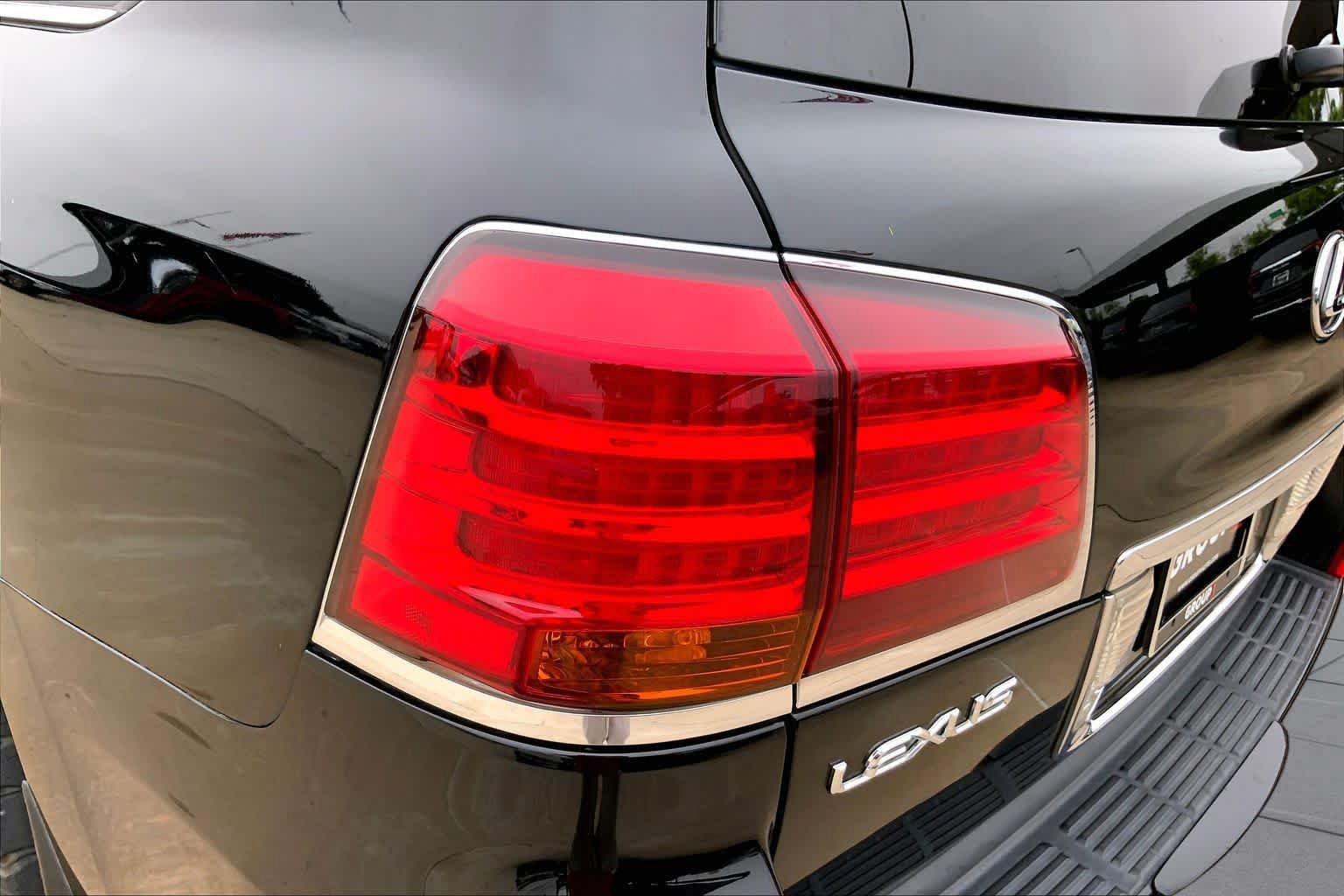 Used 2010 Lexus LX 570 4WD image 27