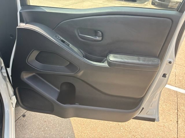 Used 2025 Nissan Frontier S RWD image 12