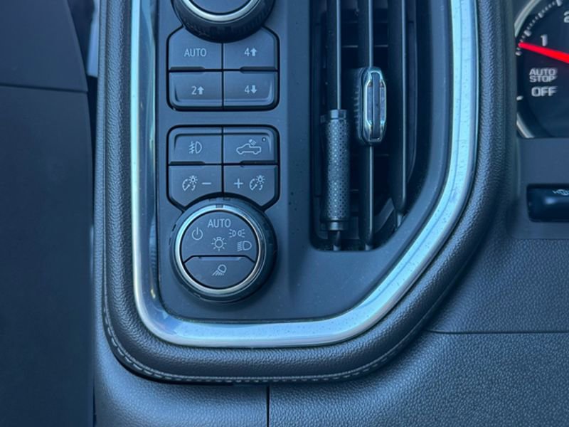 Used 2022 Chevrolet Silverado 1500 LTZ w/ LTZ Premium Package image 10