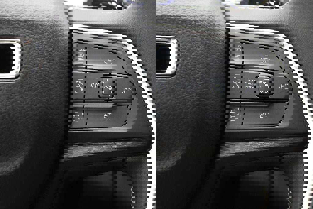 Used 2025 Jeep Grand Cherokee Altitude AWD/4WD image 19