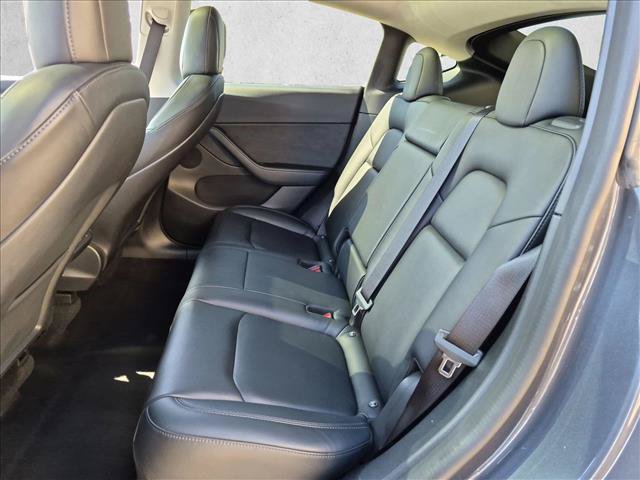 Used 2022 Tesla Model Y Long Range AWD/4WD image 21