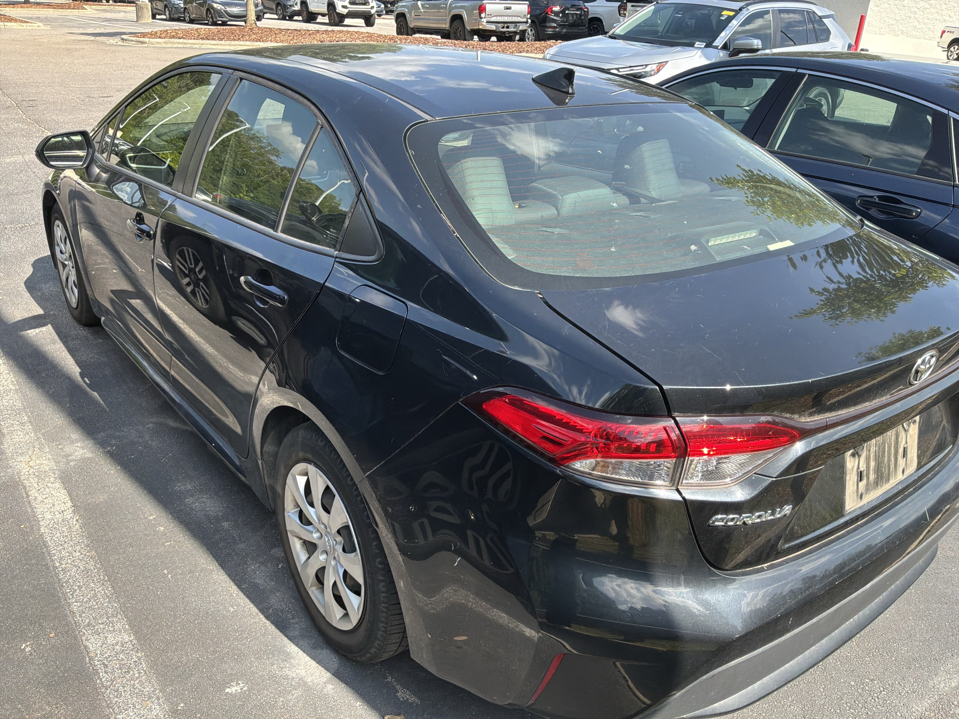 Used 2020 Toyota Corolla LE FWD image 9