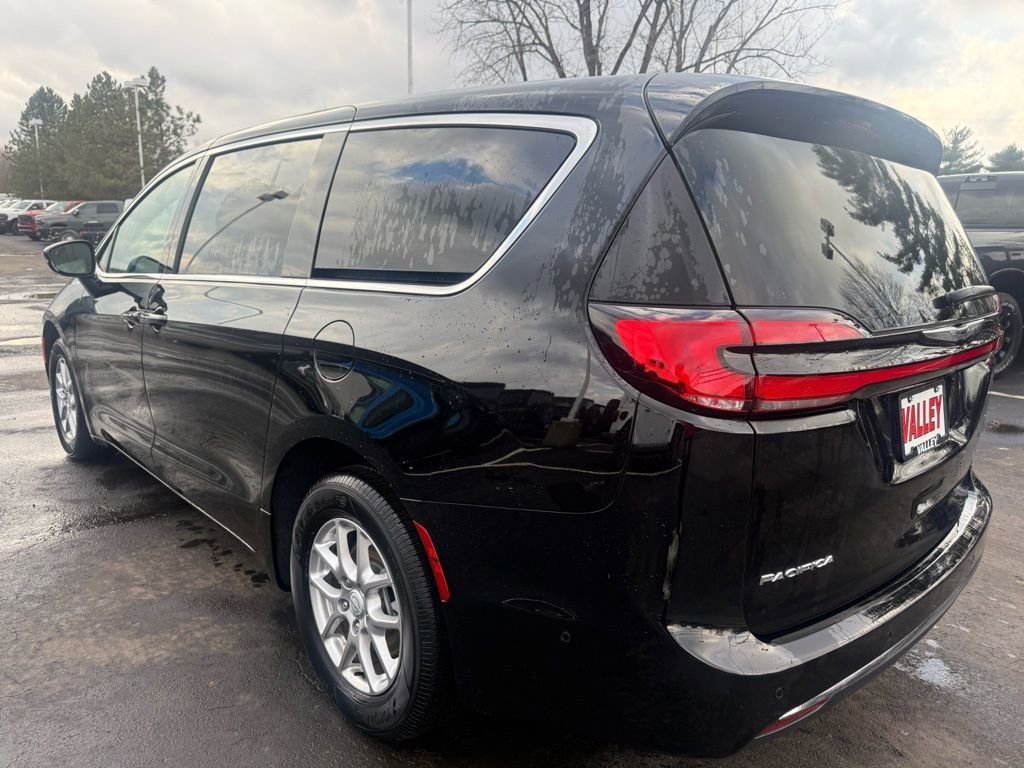 New 2025 Chrysler Pacifica Select FWD image 5