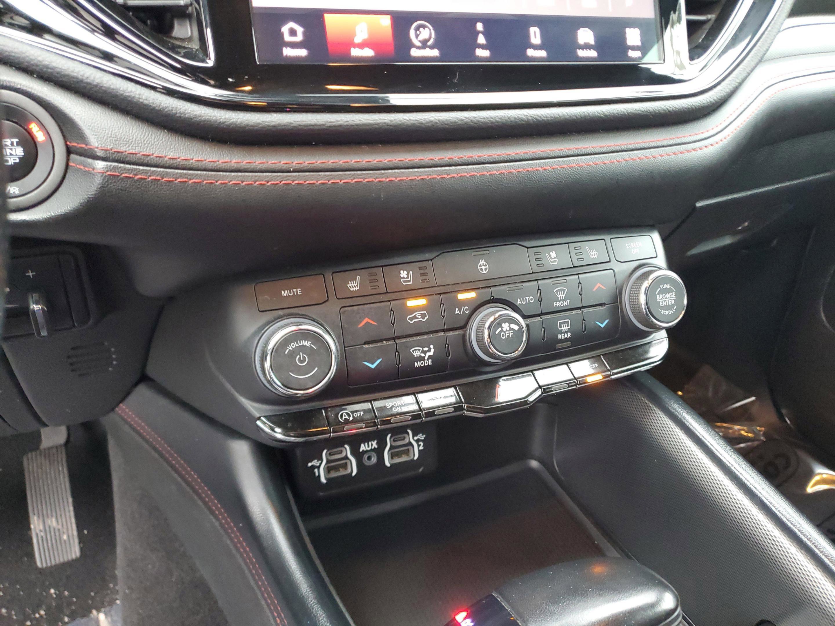 Used 2023 Dodge Durango GT image 17