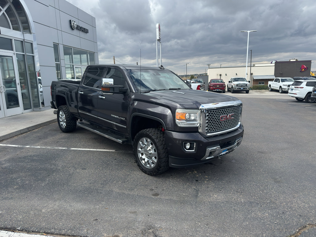 Used 2015 GMC Sierra 2500 Denali w/ Duramax Plus Package AWD/4WD image 7