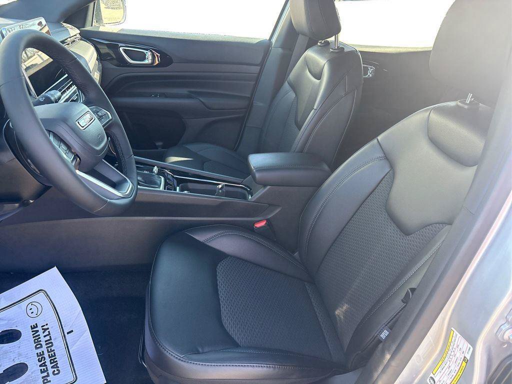 New 2026 Jeep Compass Latitude AWD/4WD image 9