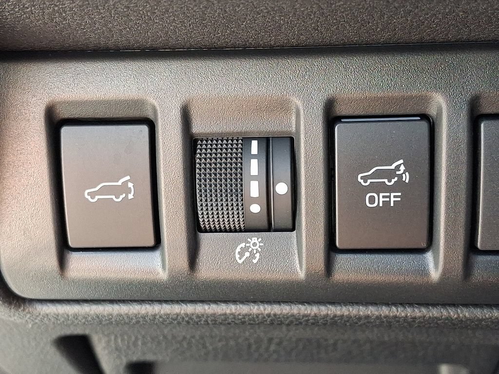 Used 2025 Subaru Outback Onyx Edition AWD/4WD image 25