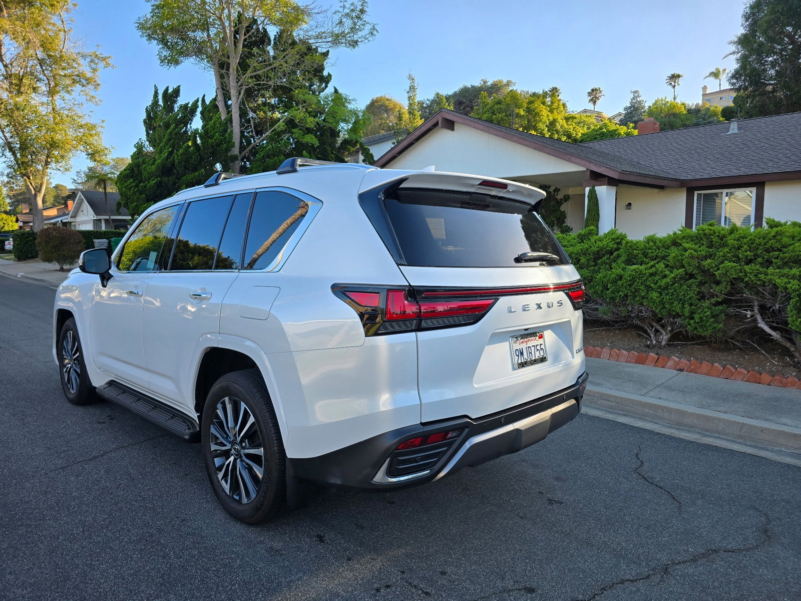 Used 2018 Bentley Bentayga AWD/4WD image 6