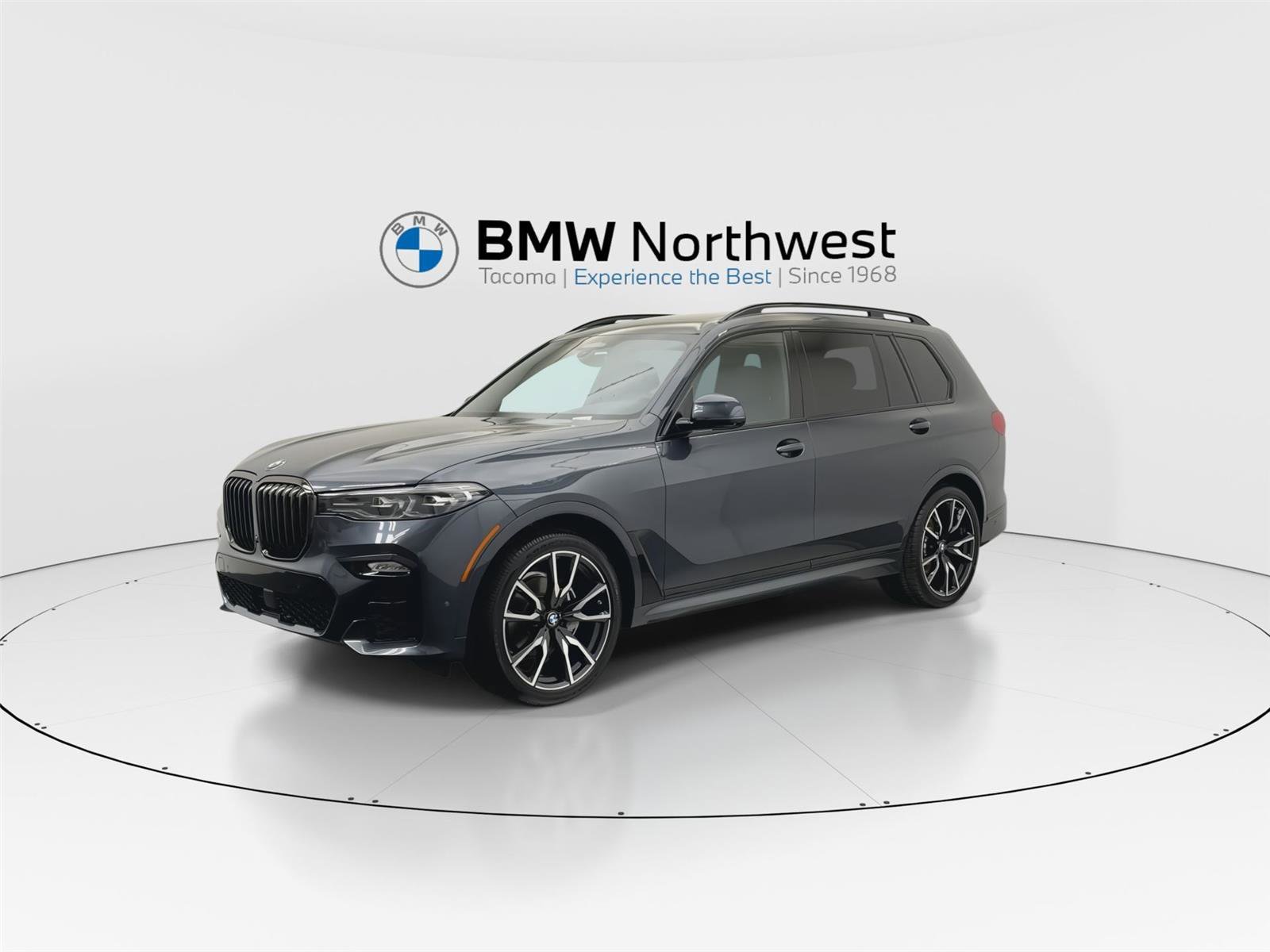 Used 2022 BMW X7 xDrive40i w/ M Sport Package AWD/4WD image 9