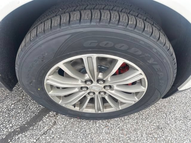 Certified 2019 Cadillac XT5 Luxury w/ Trailering Package AWD/4WD image 9