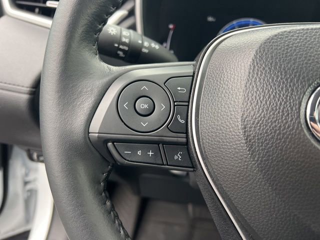 Used 2025 Toyota Corolla Cross XLE image 14
