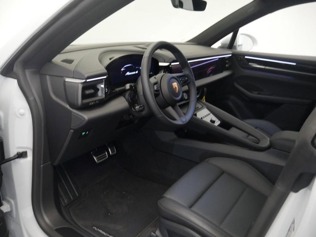 New 2026 Porsche Macan 4 Electric AWD/4WD image 4