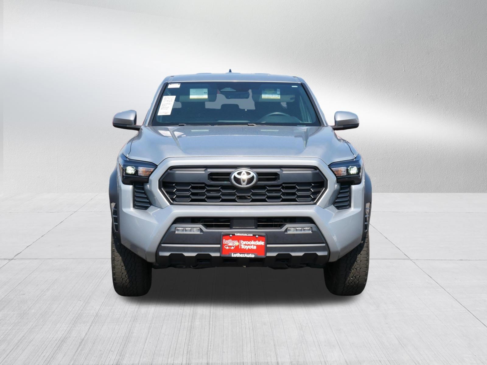 Used 2024 Toyota Tacoma TRD Off-Road AWD/4WD image 2