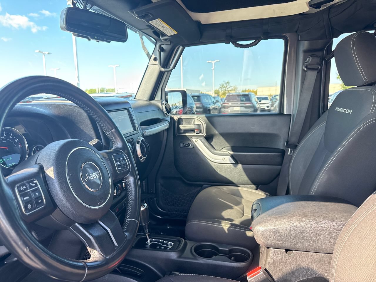 Used 2017 Jeep Wrangler Unlimited Rubicon w/ Cold Weather Group AWD/4WD image 10
